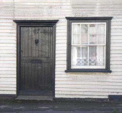 Fig. 20 Weatherboard and simple architraves, No. 67 High Street.